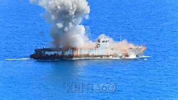 Στον βυθό του Αποκόρωνα το «Φολέγανδρος» για το καταδυτικό πάρκο της Κρήτης, δείτε βίντεο και φωτογραφίες