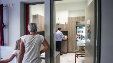 Γαλοπούλα τέλος στα σχολικά κυλικεία: Από Σεπτέμβριο «μικραίνει» και το κουλούρι
