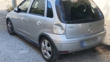Πανικός στο Αιγάλεω με μεθυσμένο οδηγό φορτηγού,  «καρφώθηκε» σε έξι σταθμευμένα ΙΧ 