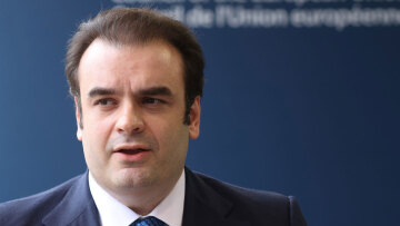 Πιερρακάκης: Η κρίση στη Μέση Ανατολή εξακολουθεί να επηρεάζει νοικοκυριά και επιχειρήσεις, δεν υποτιμούμε τους κινδύνους μπροστά μας