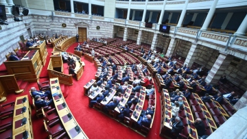 Στη Βουλή ο «Κώδικας Τοπικής Αυτοδιοίκησης»: Καταργείται ο β' γύρος στις εκλογές, οι 10 αλλαγές που φέρνει