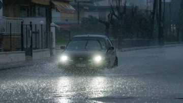 Σφοδρή καταιγίδα «χτύπησε» την Κοζάνη, 85 χιλιοστά βροχής έπεσαν στην Κοιλάδα, πλημμύρισαν δρόμοι και γέφυρες, δείτε βίντεο
