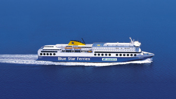 Τηλεφώνημα για βόμβα στο Blue Star 2: Το πλοίο με 1.050 επιβαίνοντες πλέει προς το Λαύριο για έλεγχο