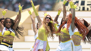 Shakira: Χρησιμοποίησε σωσία στην τελετή έναρξης του Παγκοσμίου Κυπέλλου; – Οι φήμες για την εμφάνισή της
