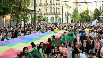 Athens Pride 2026: Πορεία Υπερηφάνειας, συναυλίες και δεκάδες δράσεις σήμερα στο Σύνταγμα