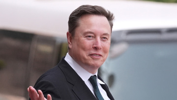 Έλον Μασκ και SpaceX: Πώς η «αποτυχημένη ιδέα» και η «πόρτα» των Ρώσων οδήγησαν στην εκτόξευση των 2 τρισ. δολαρίων
