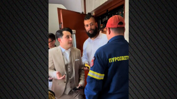 Ξάνθη: Γαμπρός κόλλησε στο ασανσέρ με πέντε φίλους του πηγαίνοντας στην εκκλησία, δείτε βίντεο