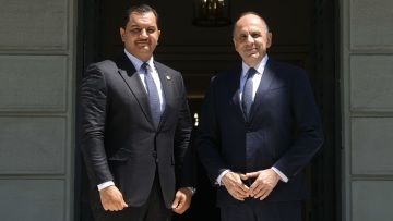 Συνάντηση Γιώργου Γεραπετρίτη με τον Σαντάμ Χαφτάρ: Ελλάδα και Ανατολική Λιβύη ενισχύουν τη συνεργασία τους
