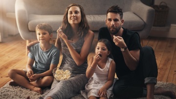 Όσα αξίζει να προσθέσουμε στη watchlist μας αυτόν τον μήνα