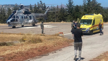 Καρέ καρέ η αεροδιακομιδή 40 χρόνου ναυτικού στο νοσοκομείο Χανίων
