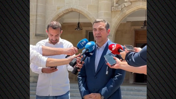 Τσίπρας και Χριστοδουλίδης συναντήθηκαν στην Κύπρο και συζήτησαν για τις τελευταίες γεωπολιτικές εξελίξεις 