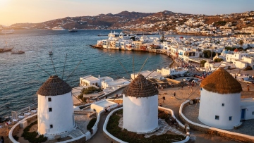 «Χτύπημα» του Ελληνικού FBI σε κύκλωμα ναρκωτικών στη Μύκονο: Συνελήφθη ο αρχηγός, ιδιοκτήτης εταιρείας με βαν στο νησί 