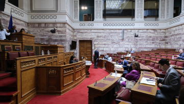 Τεχνητή Νοημοσύνη, ελευθεροτυπία, γυναικοκτονίες και αμβλώσεις στο επίκεντρο της Επιτροπής Συνταγματικής Αναθεώρησης