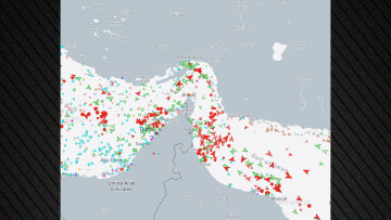 Συνωστισμός στα Στενά του Ορμούζ μετά την υπογραφή της συμφωνίας ΗΠΑ και Ιράν, ξαναζωντάνεψε η ναυσιπλοΐα - Δείτε live εικόνα
