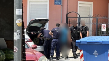 Άνδρας βγήκε ολόγυμνος στο κέντρο της Λάρισας και παρενοχλούσε περαστικούς
