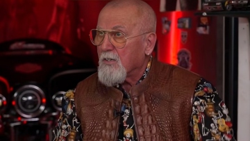 Ο ιδρυτής του ελληνικού κλαμπ των Hell’s Angels για μία συζήτηση στο τελευταίο επεισόδιο της «Αυτοψίας»