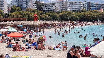 Γέμισαν οι παραλίες, άγγιξε τους 34 βαθμούς η θερμοκρασία σε Θεσσαλονίκη και Κομοτηνή