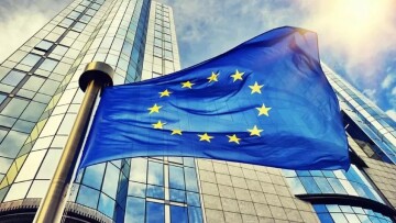 Η Ευρώπη χτυπά με δασμούς και τα plug-in υβριδικά των Κινέζων