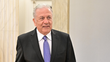 Αβραμόπουλος μετά το ένταλμα σύλληψης: Δεν θα κάνω χρήση της ασυλίας, ζητώ πλήρη δικαστική έρευνα, το Qatargate δεν με αφορά