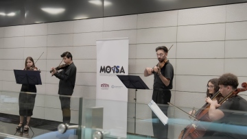 Βίντεο: Οι μελωδίες των βιολιών «ταξίδεψαν» τους επιβάτες του Μετρό Θεσσαλονίκης με αφορμή την Παγκόσμια Ημέρα Μουσικής