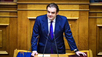 Κατατέθηκε στη Βουλή η τροπολογία Πιερρακάκη που δίνει ανάσα σε πάνω από 100.000 οφειλέτες για τα κόκκινα δάνεια