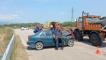 Θανατηφόρο τροχαίο στον παράδρομο της εθνικής στη Φθιώτιδα, αυτοκίνητο συγκρούστηκε με φορτηγό