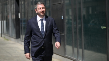 Τα «απόνερα» στο ΠΑΣΟΚ από τις μεταγραφές στον Τσίπρα και τα σενάρια για τον Δούκα
