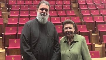 Στο «Ιωνικό Κέντρο» της Ιεράς Μητροπόλεως Νέας Ιωνίας η Μενδώνη, συναντήθηκε με τον Μητροπολίτη Γαβριήλ