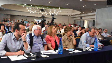 Προς αλλαγή ηγεσίας ο ΣΥΡΙΖΑ με «βελούδινη» υποκατάσταση Φάμελλου, τι προβλέπει το άρθρο που επικαλούνται Παππάς, Πολάκης, Δούρου