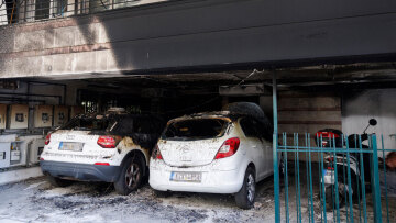 Σαρώνουν κάμερες και ευρήματα για την επίθεση με γκαζάκια στη Θεσσαλονίκη με θύμα την Βάγια Νέστορα,  ομόθυμη καταδίκη για την τρομοκρατική ενέργεια
