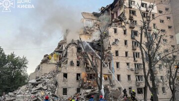 Κόλαση στο Κίεβο: Τουλάχιστον 13 νεκροί και δεκάδες τραυματίες από μαζική ρωσική επίθεση, κατέρρευσε πολυκατοικία
