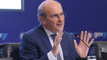 Χατζηδάκης: Σε μια ευρωπαϊκή χώρα θα υπήρχε μόνο καταδίκη των επιθέσεων, εδώ μιλούν για προβοκάτσια
