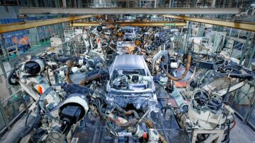Στα άδυτα του εργοστασίου της Toyota στη Γαλλία
