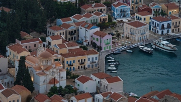 Καστελόριζο: Μήνυση ιδιοκτήτη ταβέρνας οδήγησε τον 33χρονο γιατρό στο Τμήμα, τι λέει ο δήμαρχος