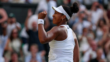Η Ναόμι Οσάκα αποδίδει τη νίκη της στο Wimbledon απέναντι στην Αρίνα Σαμπαλένκα στη μαγειρική της μητέρας της (βίντεο)
