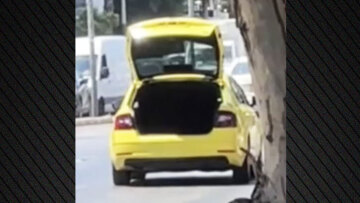 Οδηγός ταξί κατέβασε τους πελάτες και έφυγε με ανοιχτό το πορτμπαγκάζ για να μην δουν τις πινακίδες του, δείτε βίντεο