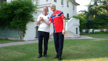 Στάρμερ και Γκέρε άφησαν τη Σύνοδο του ΝΑΤΟ κι έβαλαν τις φανέλες της Αγγλίας και της Νορβηγίας, βίντεο