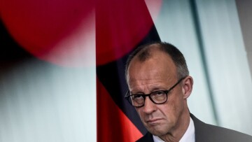 Παραμένει πρώτη η AfD στη Γερμανία, δεν πείθουν οι μεταρρυθμίσεις της κυβέρνησης Μερτς
