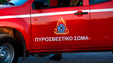 Συνελήφθησαν δύο ανήλικοι στην Ερέτρια, έριξαν κροτίδες και προκάλεσαν φωτιά