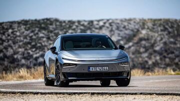 Δοκιμάζουμε το πολυτελές fastback με τα 500+ χλμ. αυτονομίας - Σε τιμή έκπληξη στην Ελλάδα