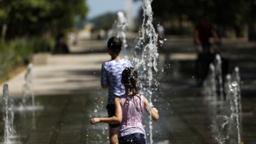 Καύσωνας διαρκείας στη Γαλλία με 40άρια: Έκλεισε πυρηνικός αντιδραστήρας