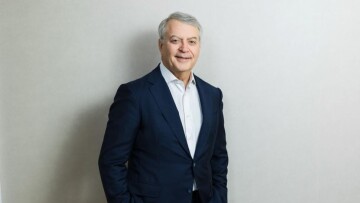 Επίτιμος διδάκτορας του Πανεπιστημίου Πειραιώς ο Απόστολος Ταμβακάκης – Τα μηνύματα για την AI και το μέλλον της εργασίας
