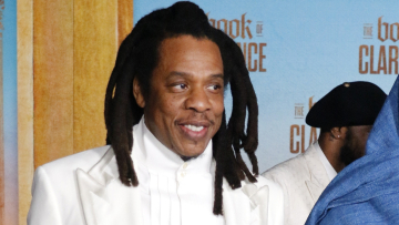 Jay-Z: Καθυστέρησε σχεδόν τέσσερις ώρες η συναυλία του μετά από αναστάτωση στις πύλες εισόδου
