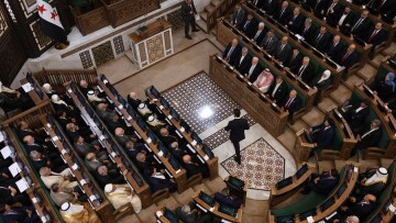 Συνεδρίασε για πρώτη φορά το νέο κοινοβούλιο της Συρίας, «νέο κεφάλαιο στην ιστορία μας», λέει ο Αλ-Σαρά