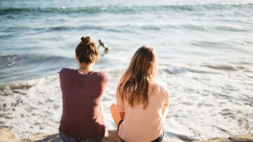 Mήπως είστε ένας «crisis friend»; Το trend στις φιλίες που γίνεται όλο και πιο δημοφιλές
