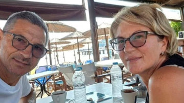 «Αν είναι να πεθάνουμε, θα πεθάνουμε μαζί»: Η σύζυγος του Σέρβου περιγράφει τις δραματικές στιγμές που έζησαν στην πτήση της Ryanair