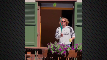 Ο Τσιτσιπάς έκανε balcony challenge στο Γκστάαντ της Ελβετίας, δείτε βίντεο