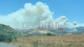 Φωτιά στο Μελιδοχώρι Ηρακλείου: Ήχησε το 112 για ετοιμότητα, ενισχύθηκαν οι δυνάμεις της Πυροσβεστικής