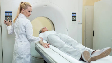 PET/CT: Η σύγχρονη εξέταση που δείχνει «πού είναι» ο όγκος και «πως συμπεριφέρεται»
