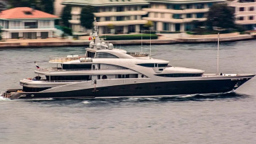 Μυστήριο με γιοτ Ρώσων billionaires που κατέπλευσαν στην Αλικαρνασσό - Ανάμεσά τους και το «πλωτό παλάτι» του Πούτιν
